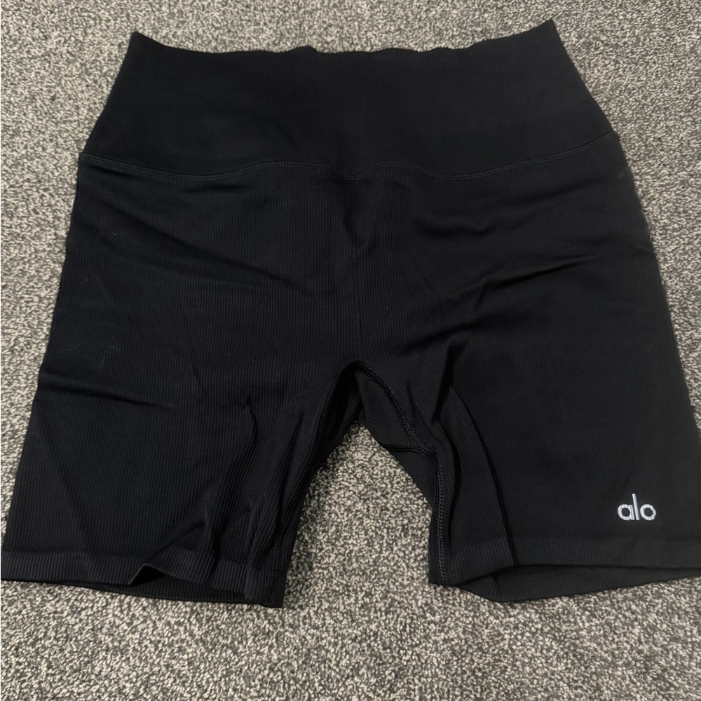 ALO Yoga Women's Black Bike Shorts